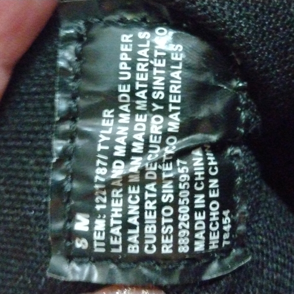 Khombu brand Men's Hiking Boots - Picture 8 of 8